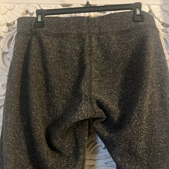 CLEARANCE….. Cabi jogger sweatpants with pockets - Picture 4 of 6